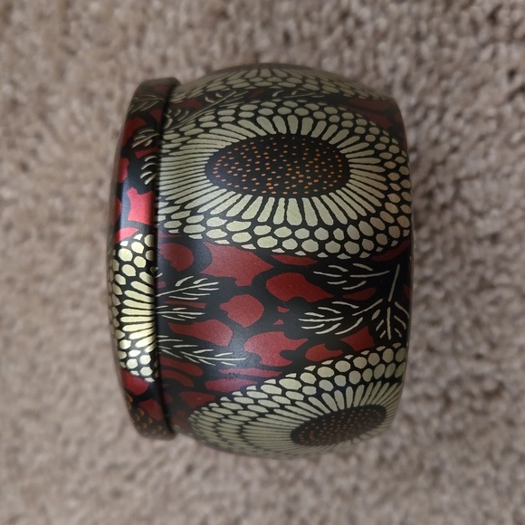 Voluspa tin candle - Picture 4 of 4